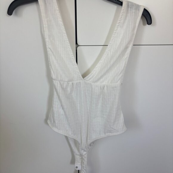 NWT Urban Outfitters Out From Under Pointelle Plunge Bodysuit - Picture 6 of 6
